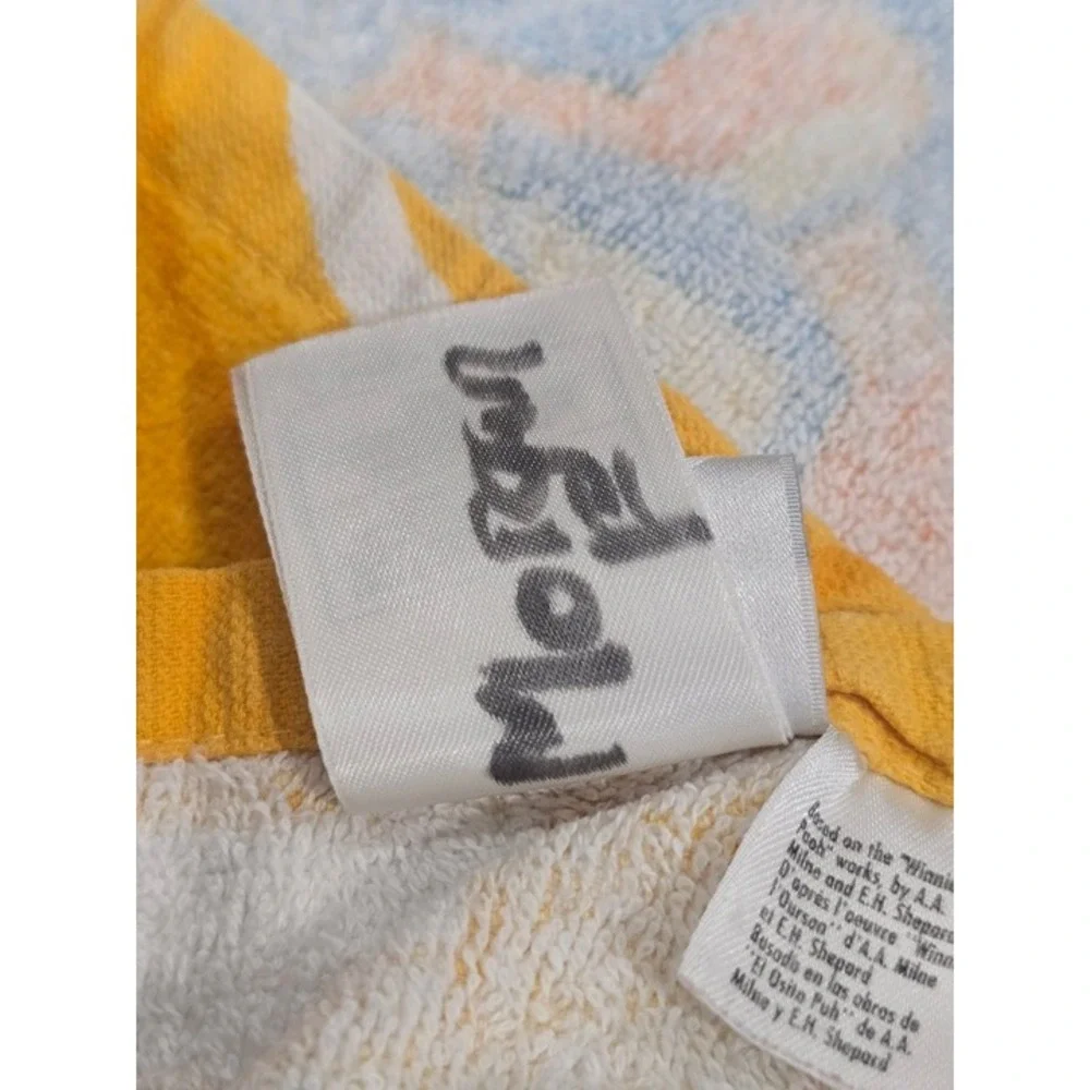 Vintage Disney Store Pooh Eeyore Piglet Tigger and Friends‎ Beach Towel